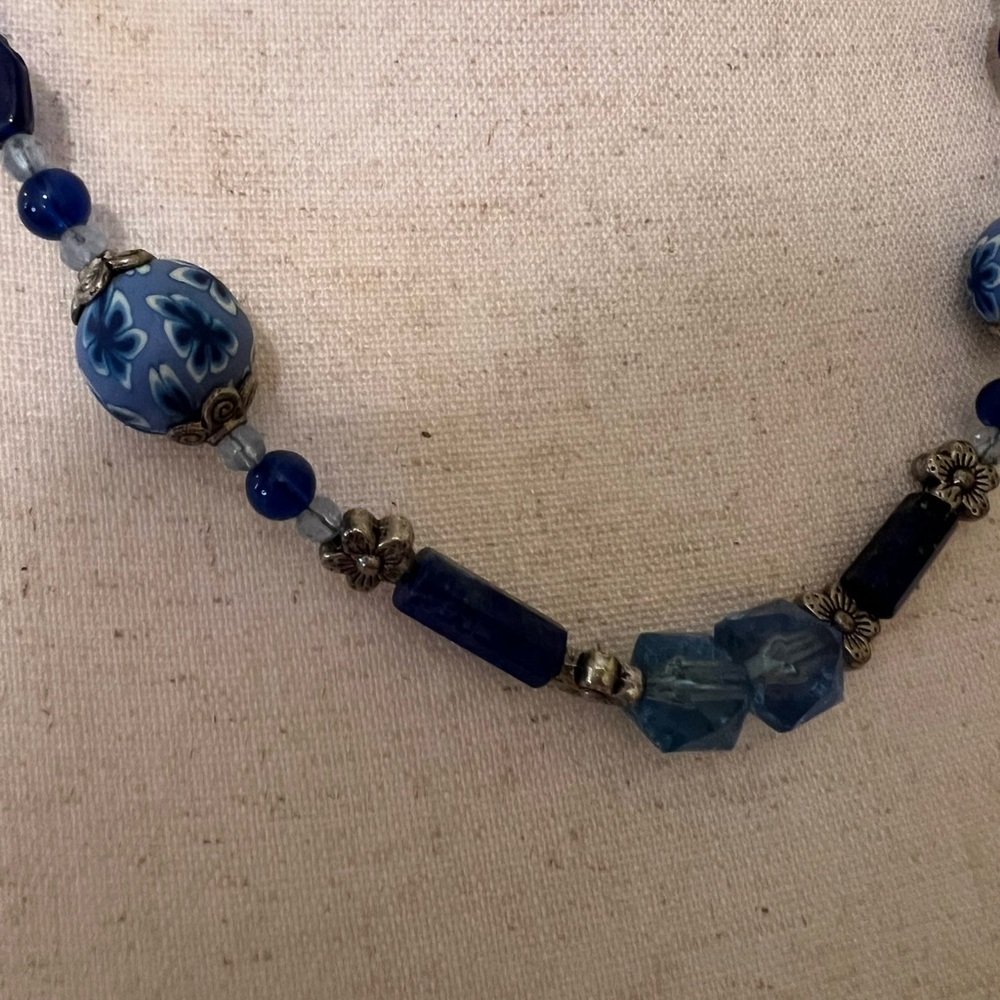 Blue Floral Bead Necklace with Lapis Lazuli and Glass Beads - Picture 6 of 7